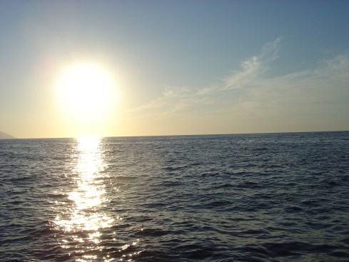 dsc03199 Sun over the water